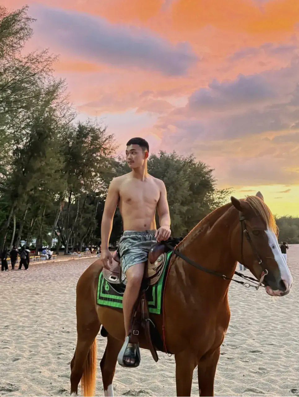 หนุ่มใต้ทั้ง &hearts;️