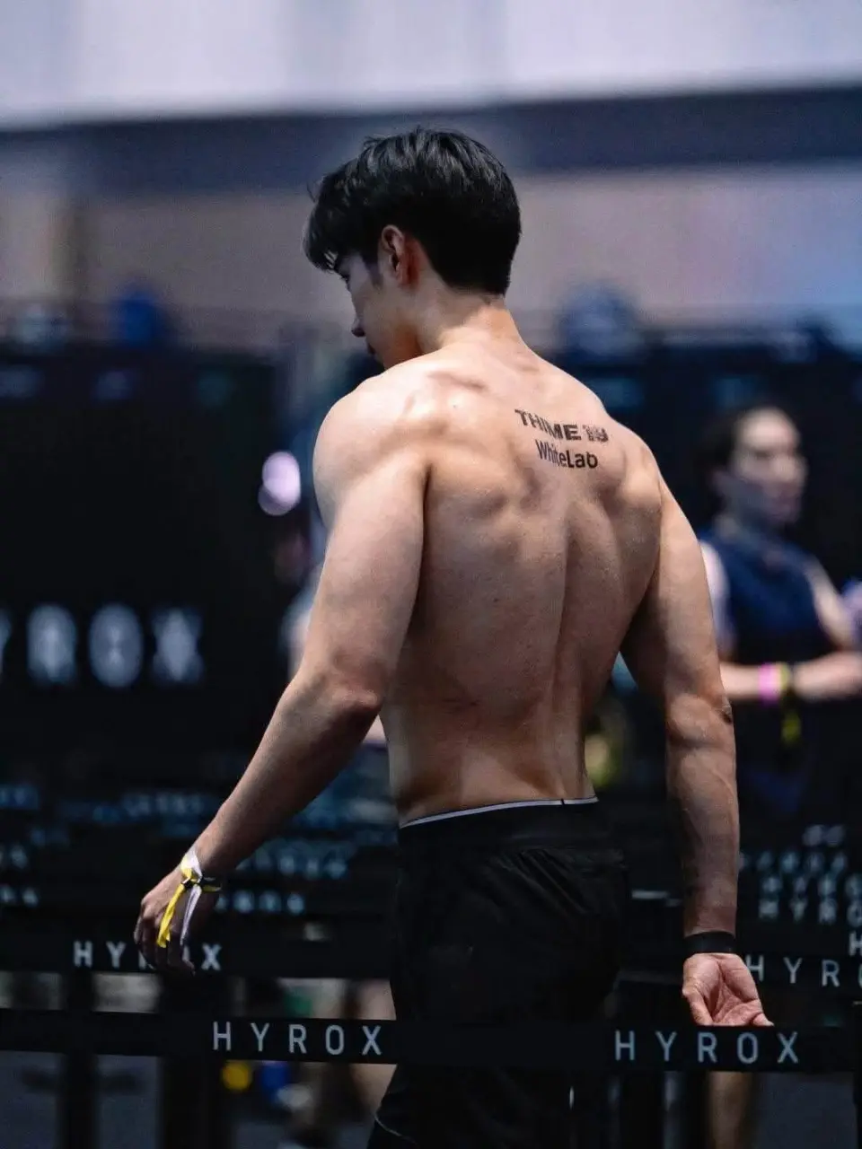 ถอดโชว์เรือนร่าง 2982