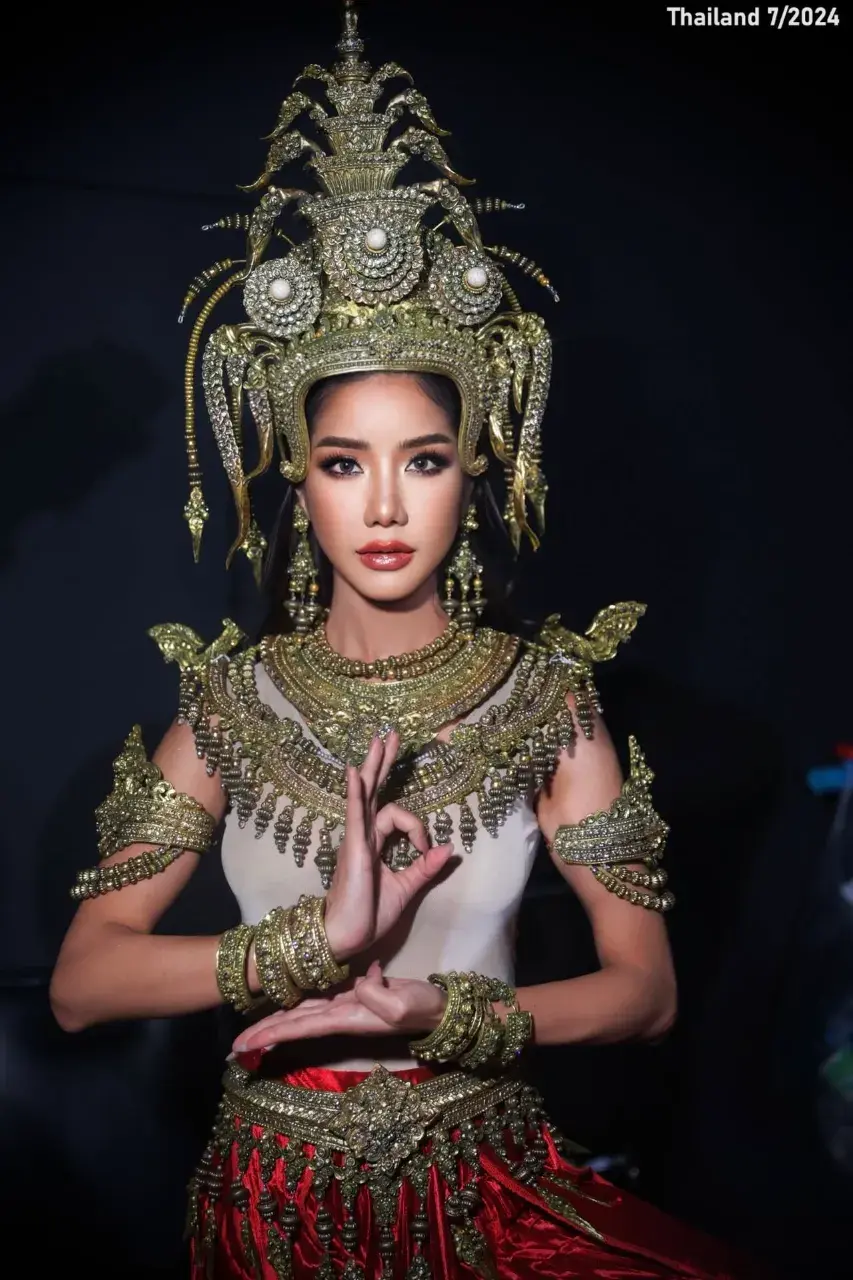 "Apsara Naree Sri Phaniat" Thai Creative Costume 🇹🇭