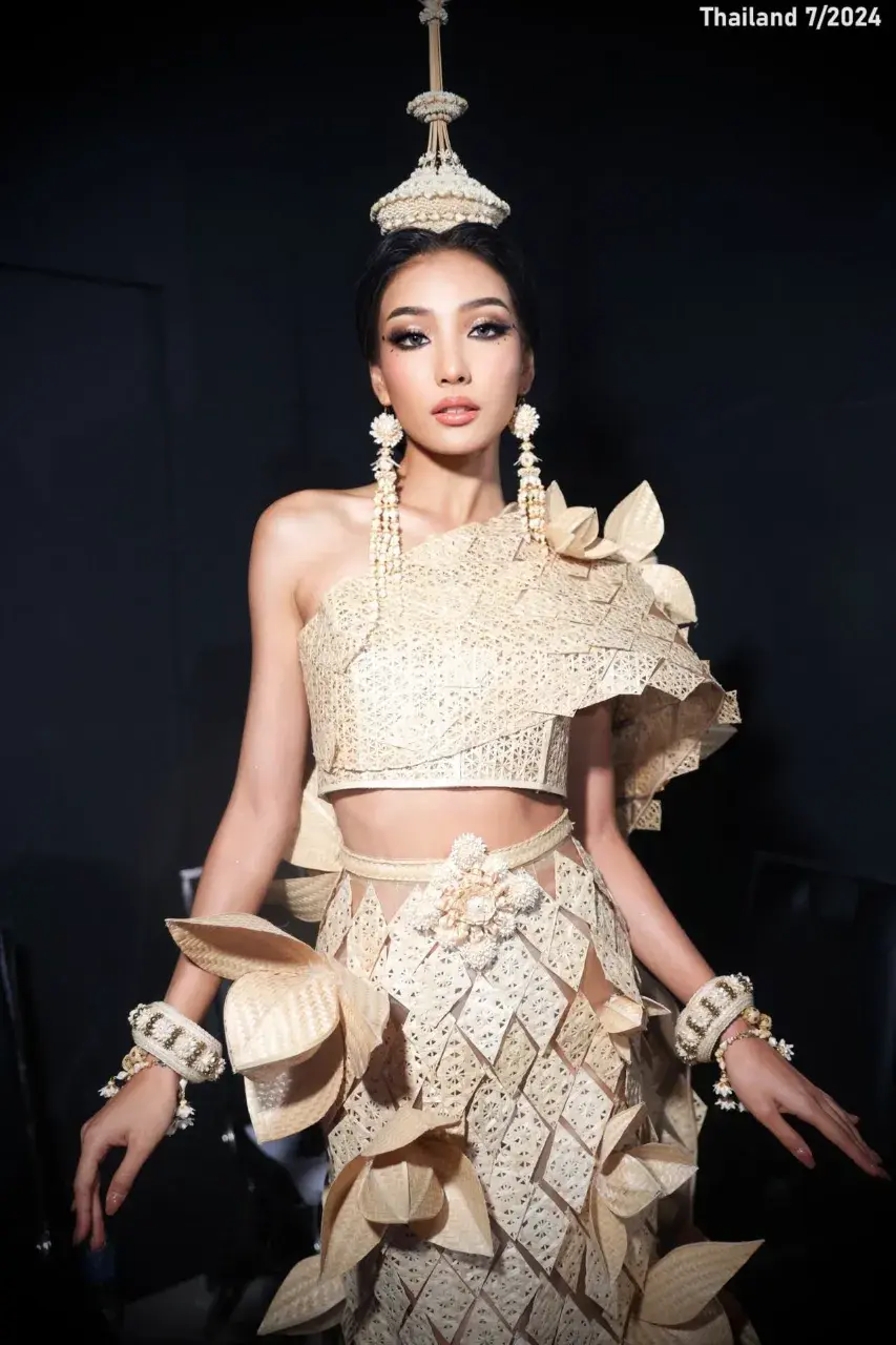 "Chakri Silpa Klin Lamduan" Thai Creative Costume 🇹🇭