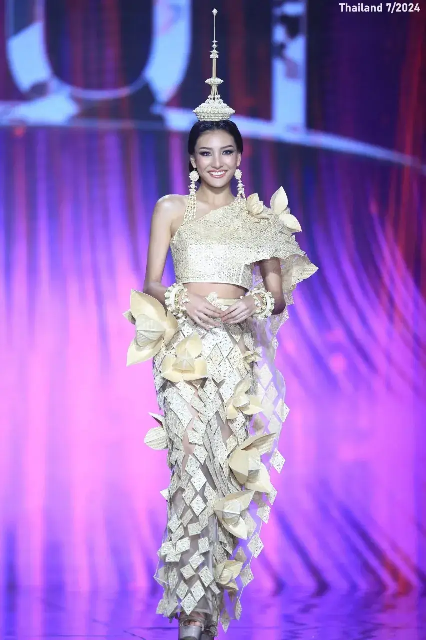 "Chakri Silpa Klin Lamduan" Thai Creative Costume 🇹🇭
