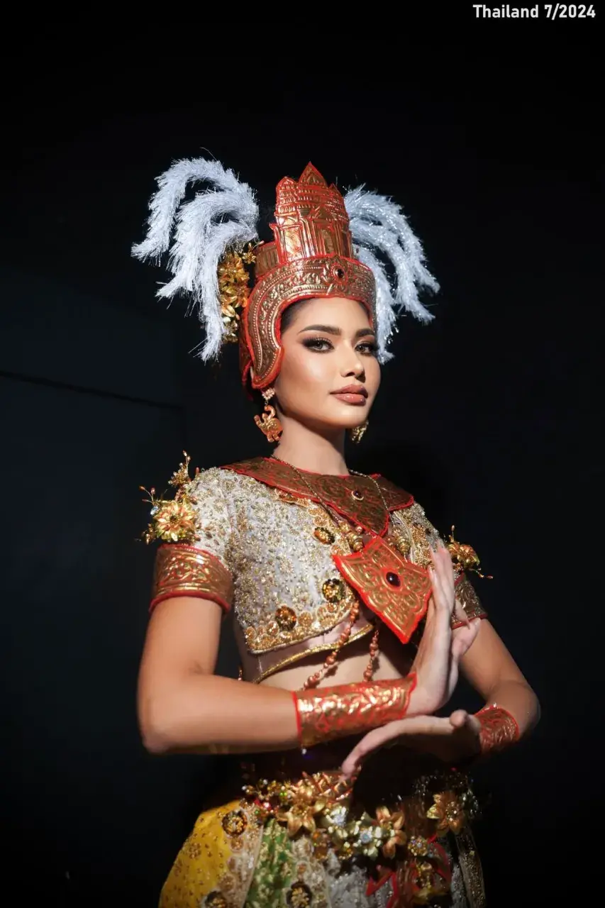 "Rabam Lopburi Sri Varapura" Thai Creative Costume 🇹🇭