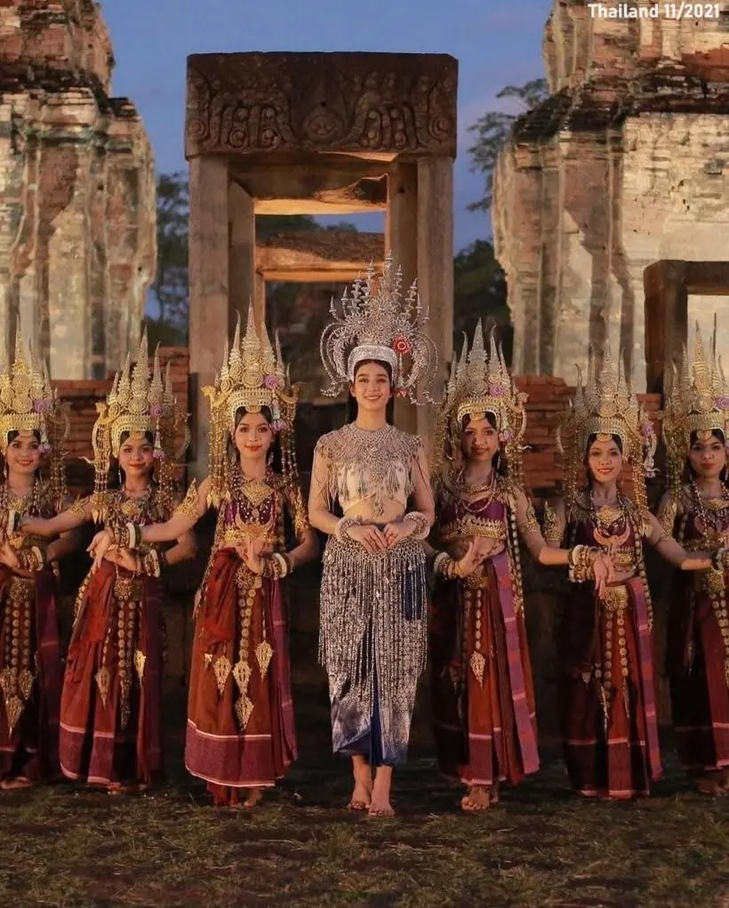 Mint Chalida in Apsara Thai National Costume 🇹🇭