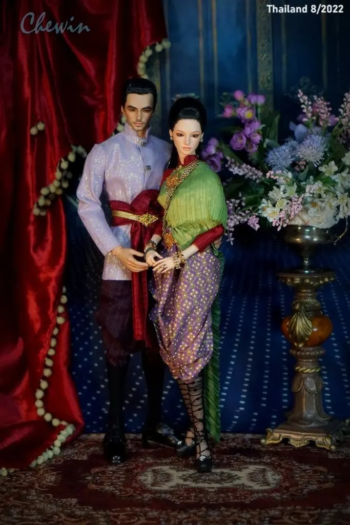 Dolls in Traditional Thai Attire 🇹🇭