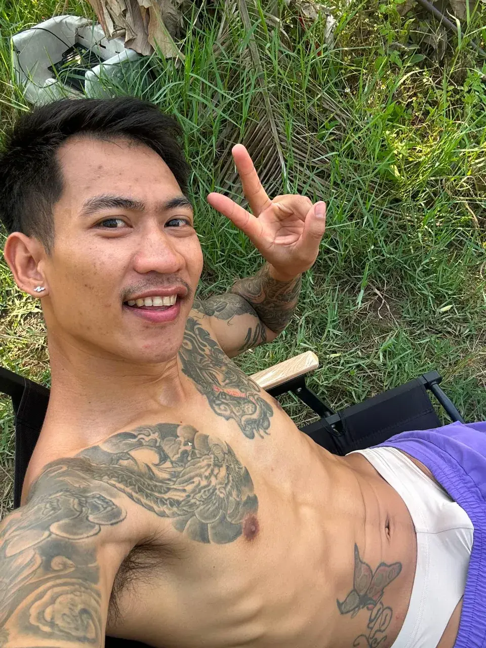 อัลบั้มหนุ่มหล่อ พาทัวร์