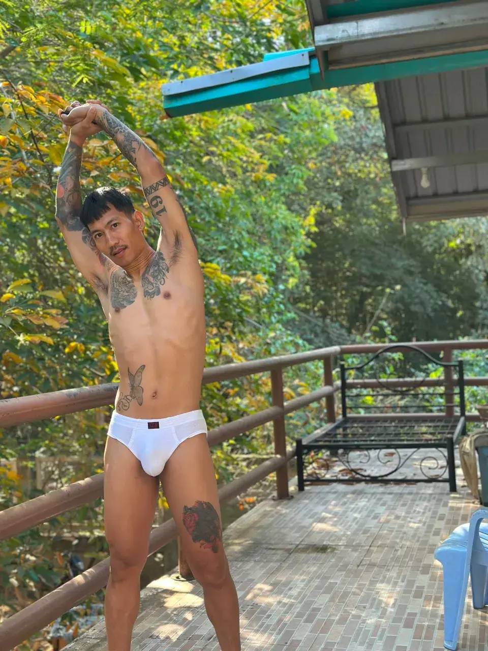 อัลบั้มหนุ่มหล่อ พาทัวร์