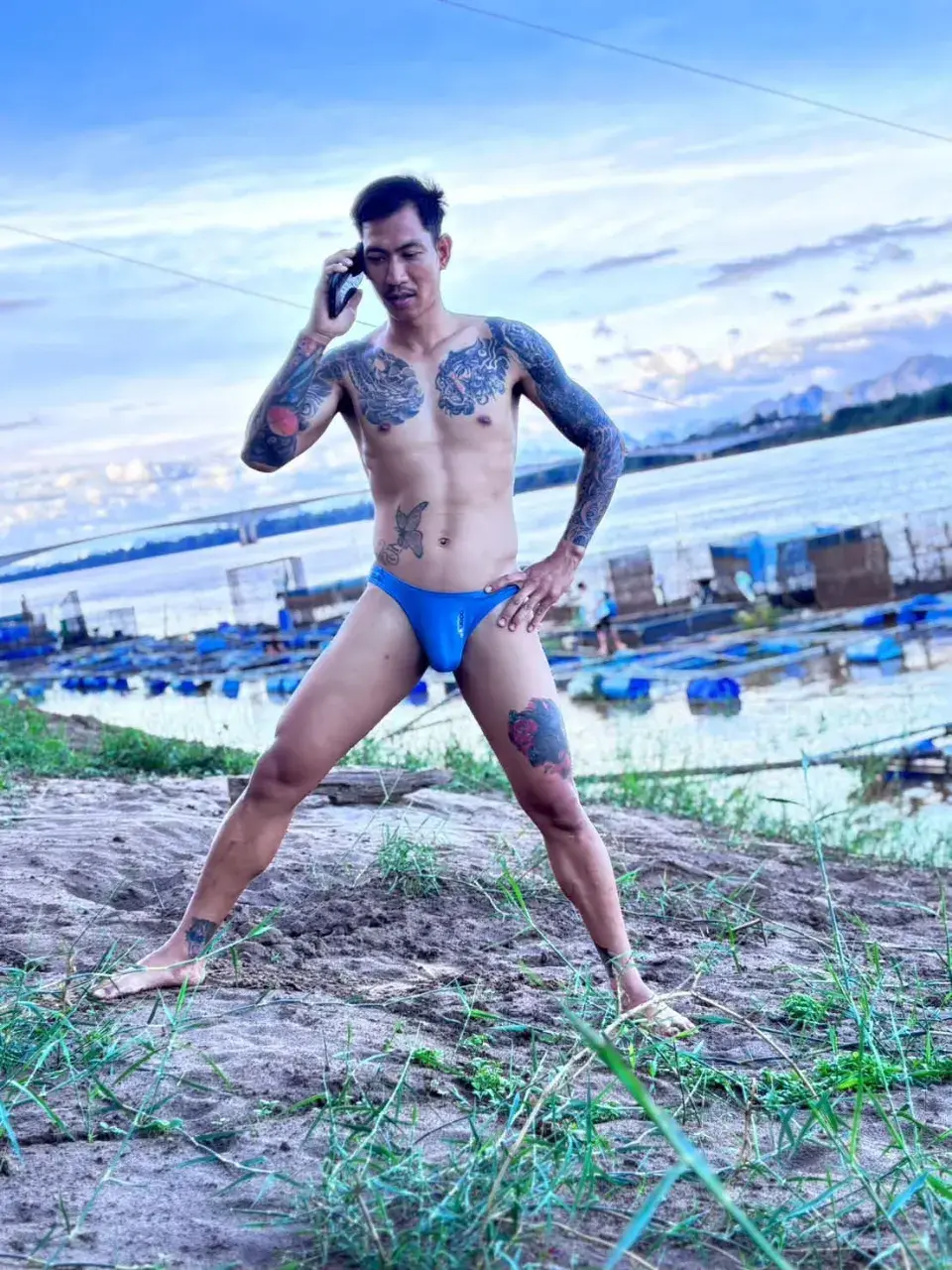อัลบั้มหนุ่มหล่อ พาทัวร์