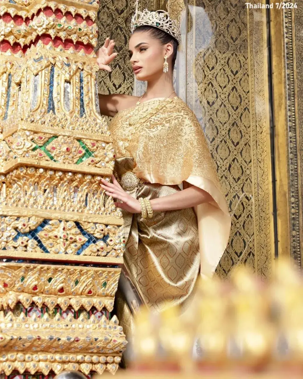 Maria Felix in Thai Traditional Dress 🇩🇴🇹🇭
