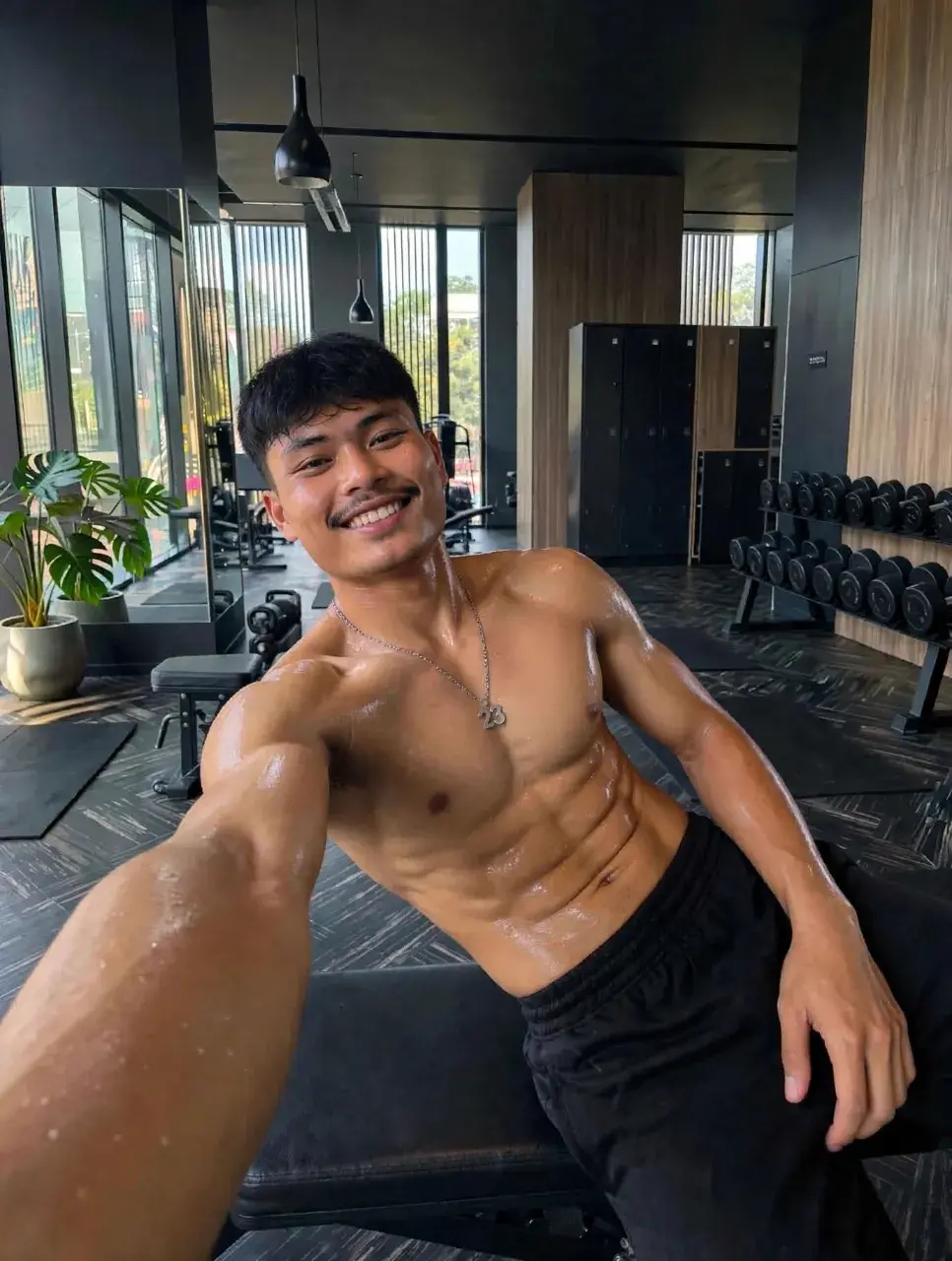 หนุ่มๆกับรูปร่างของเขา