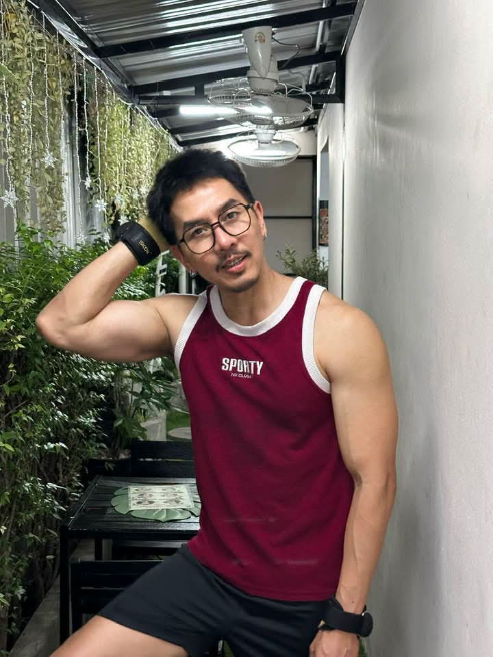 หนุ่มไทยกับรูปร่างของเขา