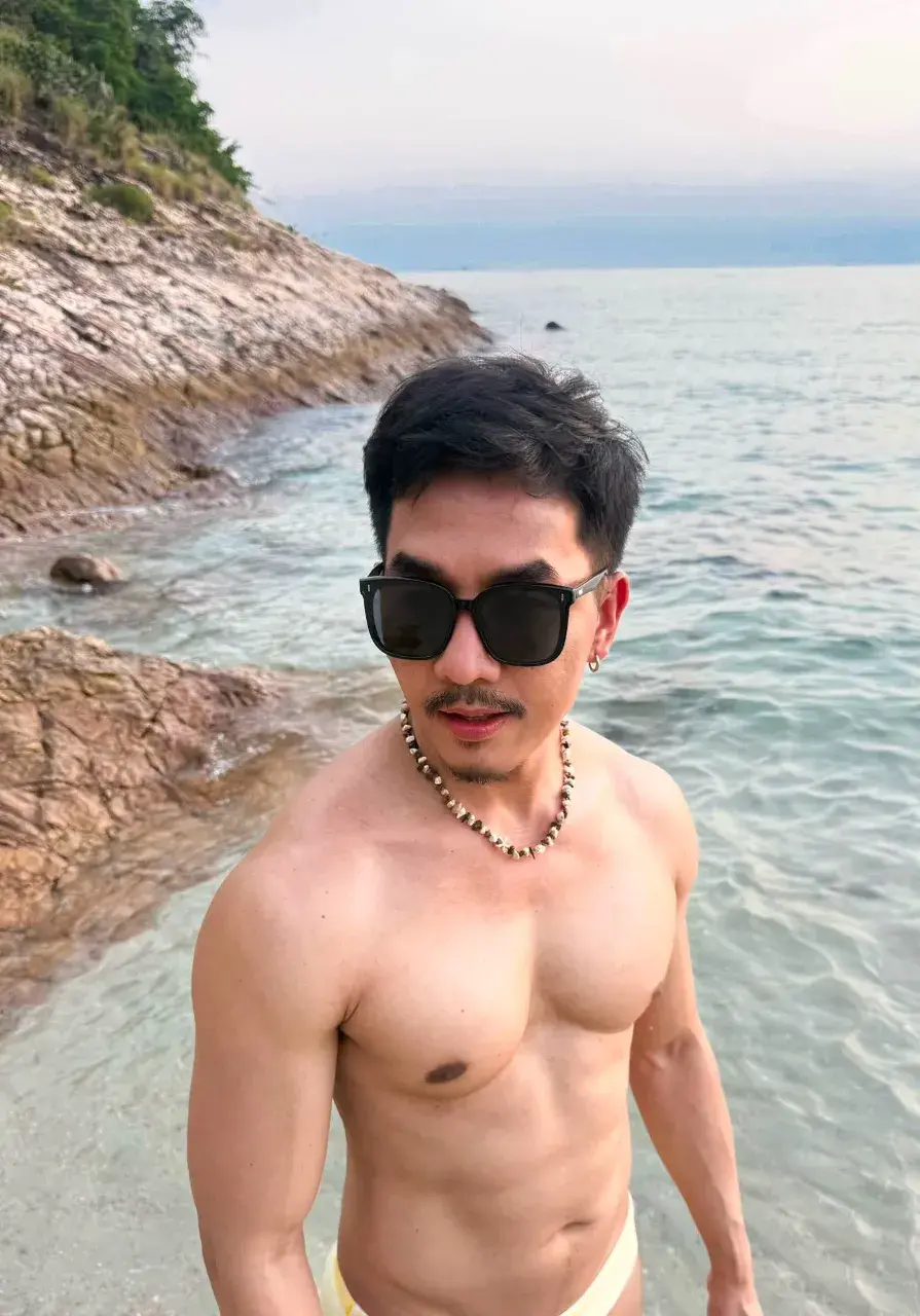หนุ่มไทยกับรูปร่างของเขา