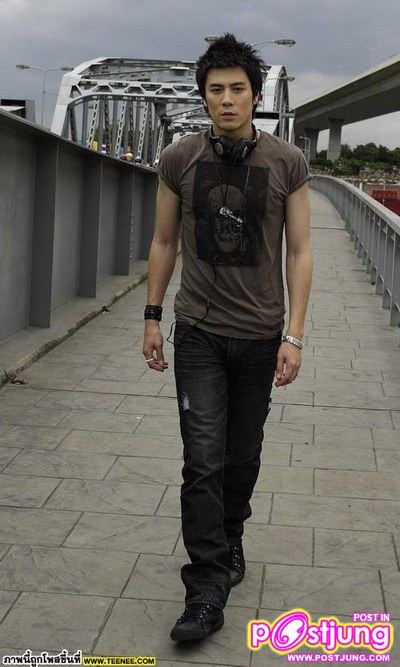 หล่อ