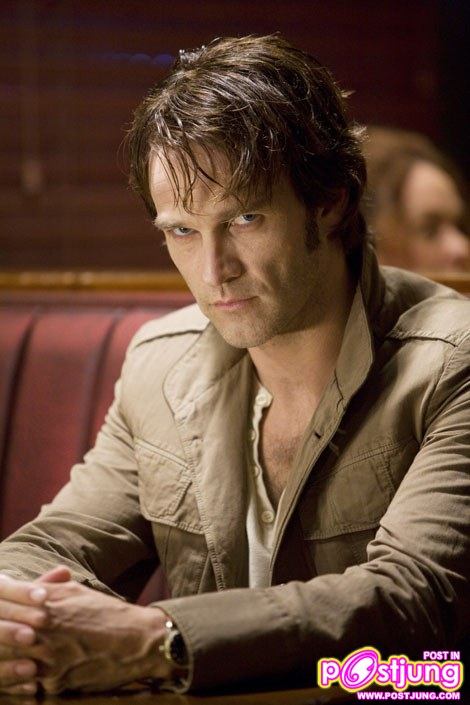 Vampire Showdown: Twilight vs. True Blood