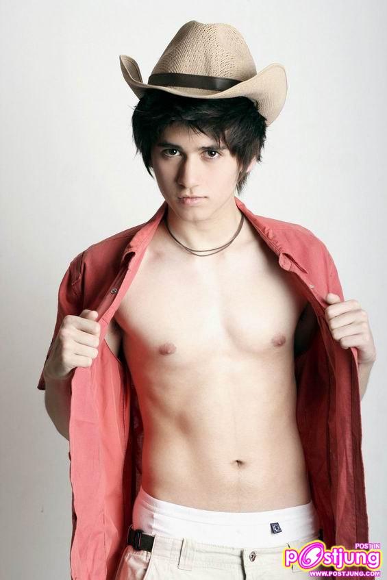 นาย jason หล่อสไตล์ลูกครึ่ง