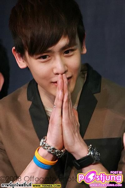 Nichkhun Horvejkul กับ Hwang Chansung