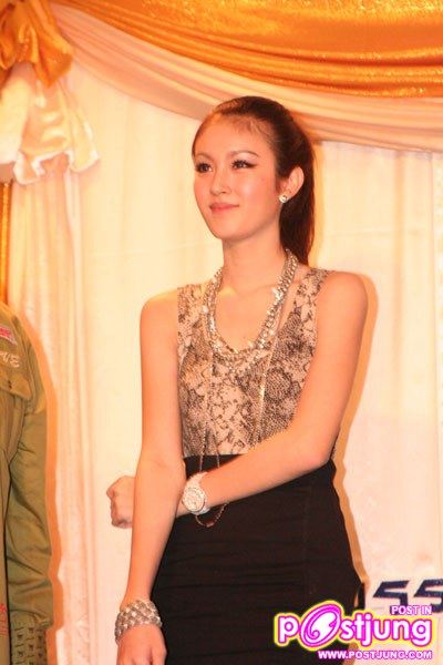 poy ตามงานต่างๆ