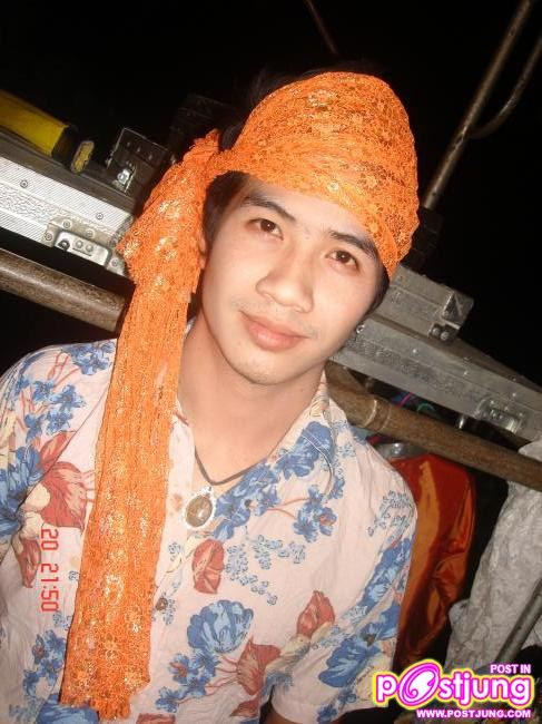 นักร้องวงวาเลนไทน์