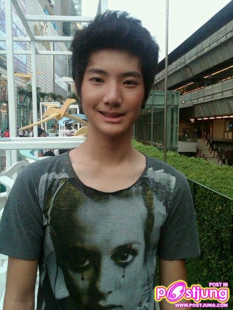 แถมหนุ่มน้อยวัยละอ่อนน่าร้าก